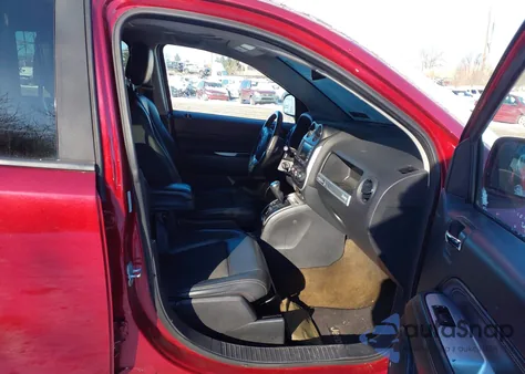 2016 Jeep Compass Latitude из США, поврежденный, VIN 1C4NJDEB4GD542046